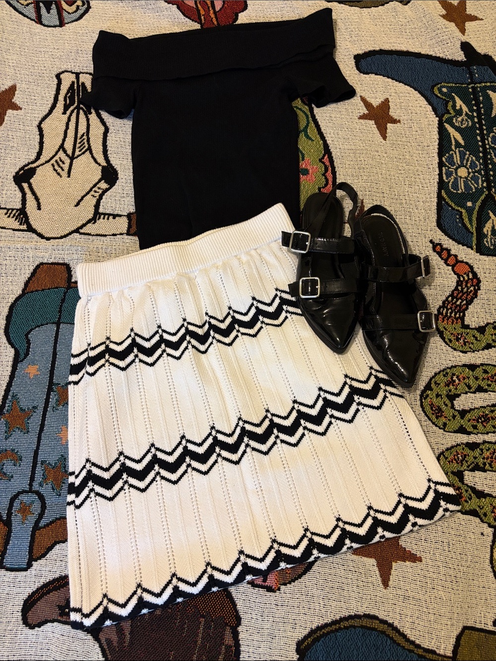 Francesca’s Chevron Print Knit Midi Skirt